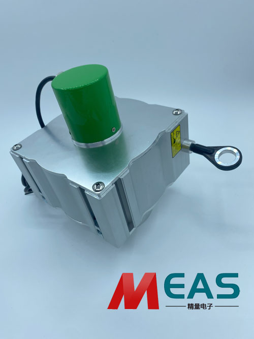 ����λ�ƾ��a��ݔ����̖�����ڿ���ϵ�y֮�g