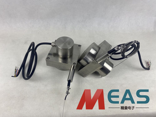 ����λ�ƾ��a��Ҫ�������y���c���\��܉�E���ִ�ֱ